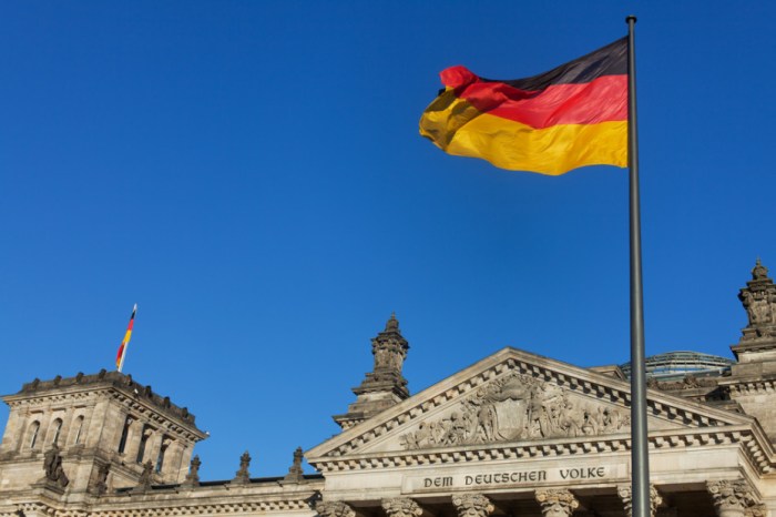 German Watchdog No Abuse Found in Pre-Results Calls