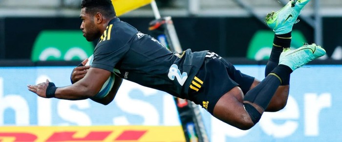 Hurricanes shatter moana dreams send blues into super rugby playoffs