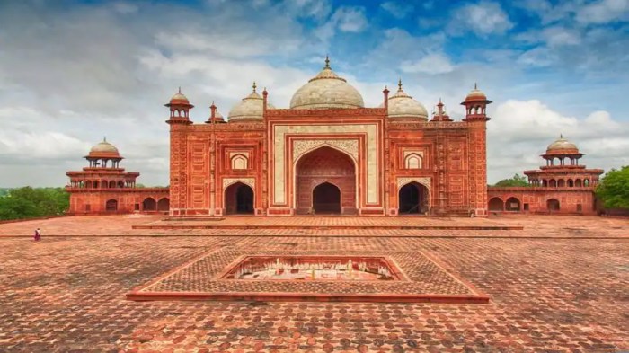 10 Monuments of India: Location, timings and entry fee | News | Zee News Indias granaries overflow rice stocks hit record wheat surges