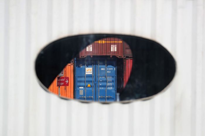 Trump, China Trade War, Tariffs Biggest 2019 US Economic Threat ... Trump tariffs global economy recession trade war asia world impacts