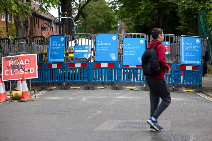 Thames Water: Why Britain's water industry is struggling with sewage ... Thames water bondholders demand leniency pollution rescue condition