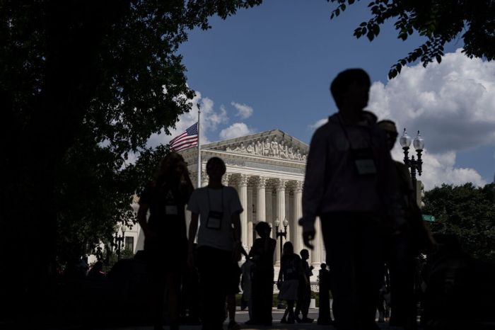 13 Overturned Supreme Court Cases | HowStuffWorks Us supreme court reverses decision rule class action question