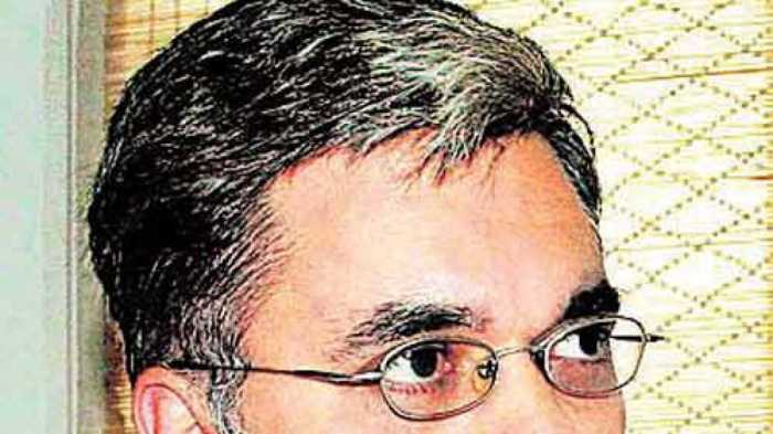 Share Market Up, Why is the Rupee Weak? Rupee back ropes after us yields spike post jobs data