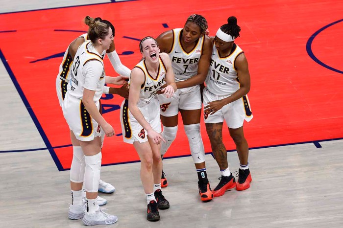 Video of Caitlin Clark injury from OSU court storming : r/CollegeBasketball Caitlin clark quad could return soon tuesday