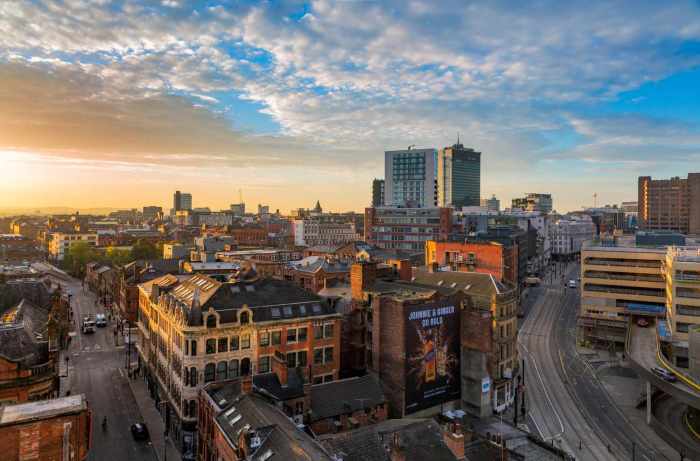 Four Hours in Manchester 2006 – Business Traveller Manchester united boost profit forecast after europa league run lifts ticket