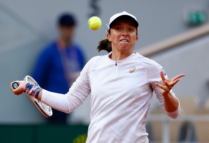 French Open champion Swiatek is 'overwhelmed' by Lewandowski support ... Swiatek stays cool beat cristian french open temperature soars