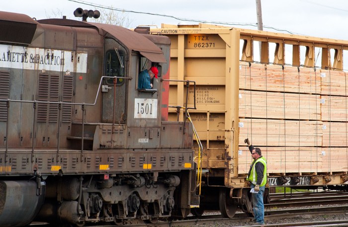 BLET members vote ‘yes’ on nationwide strike authorization - Railway ...