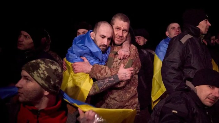 Tearful reunions as Russia and Ukraine exchange hundreds of prisoners ... Kremlin says it is still talking ukraine about exchanging bodies dead soldiers
