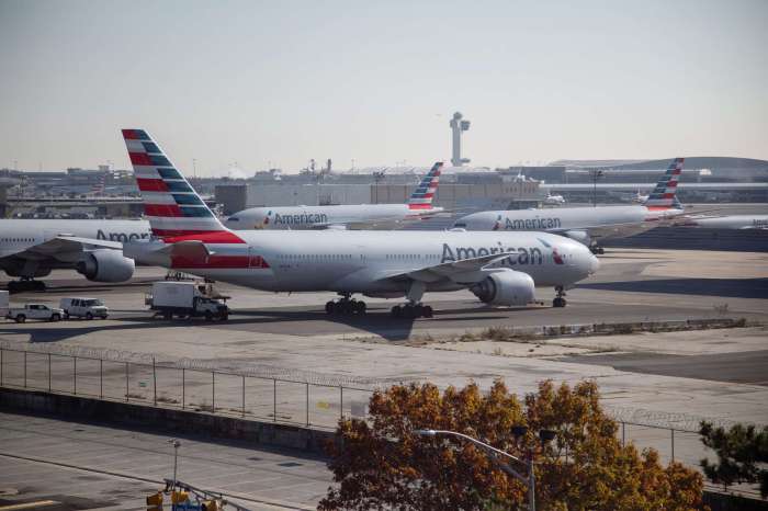 Saudi Arabia to Launch New Airline, Riyadh Air Airlines suspend flights israel after houthi attack airport