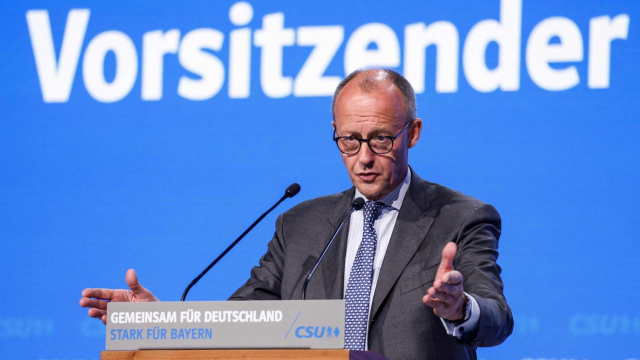 Friedrich Merz: Kürzungen im öffentlichen Dienst nötig - ZDFheute Merz says he agreed strengthen cooperation with white house trade issues