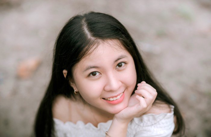 Cute-asian-girl-smiling-and-looking-up image - Free stock photo ... Asian equities see largest monthly foreign inflow 15 months