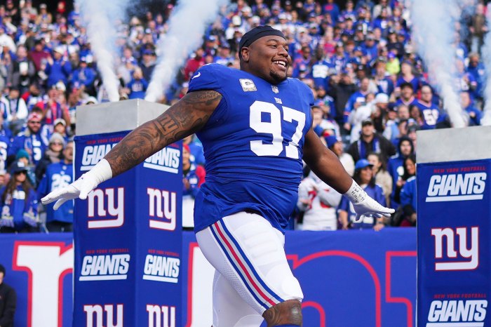Giants face tricky Dexter Lawrence contract talks as market soars Giants sign first round qb jaxson dart