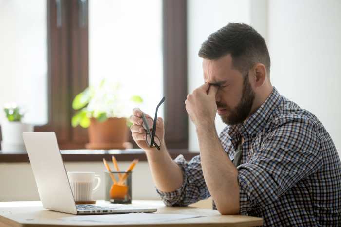 What is Digital Eye Strain? | Valley Eyecare Center Digital eye strain blurry vision