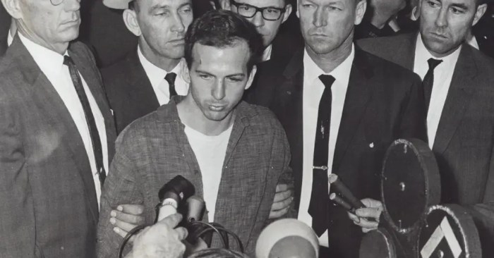 Donald Trump Promises to 'Declassify and Release' All JFK Assassination ... Trump jfk files declassified
