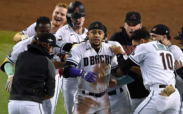 The Diamondbacks Made Thrilling MLB History In Game 3 Win Diamondbacks hold off braves 3rd straight win