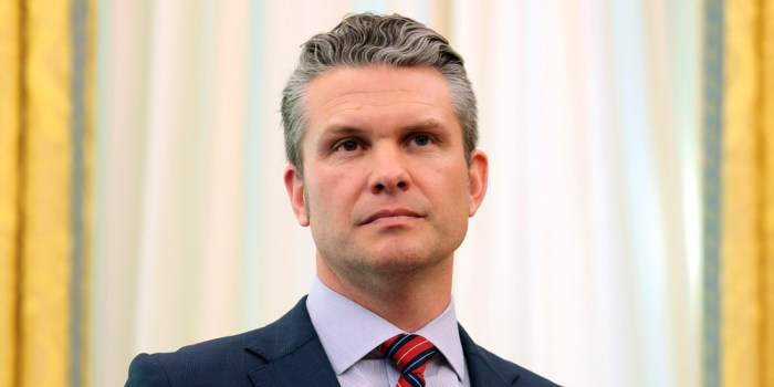 In second Signal chat, US Defense Secretary Pete Hegseth sent Yemen ... Hegseth second signal chat wife brother lawyer defense reactions resign