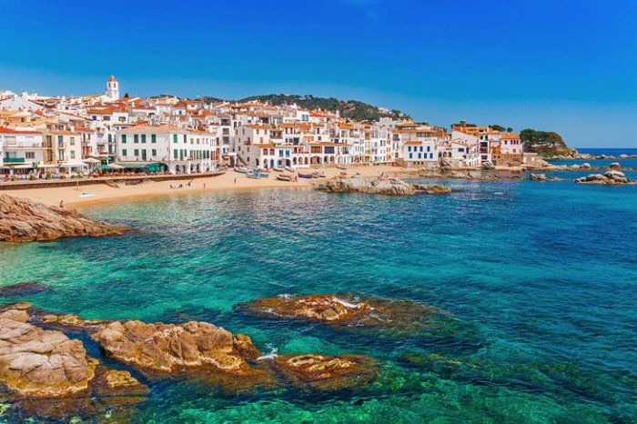 スペインのおすすめ観光都市ランキング10選!旅行時期はいつがいい? | ツナグ旅 Spains aena gets go ahead 3 bln euro barcelona airport expansion