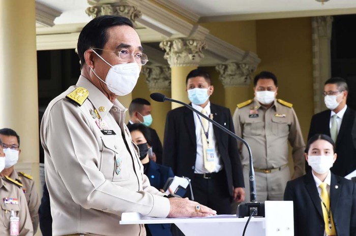 Bangkok, Thailand. 26th Mar, 2014. Candidates during qualification ... Four candidates confirm applications bank thailand governor