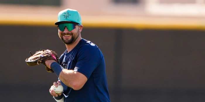 Cal Raleigh lifts Mariners with clutch double, homer Mariners cal raleigh bids continue power surge vs nationals