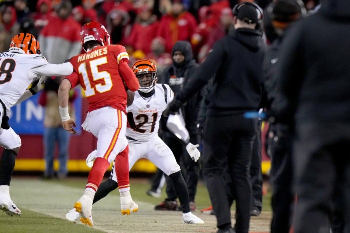 Germaine Pratt Was Livid Following Bengals' Loss to Chiefs: 'Why The F ... Report bengals releasing lb germaine pratt