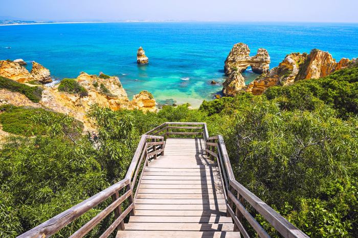 Portugal - What you need to know before you go – Go Guides Portugals president invites caretaker pm lead new government