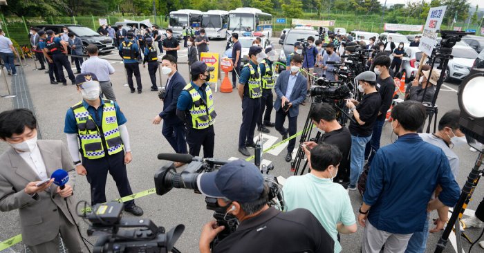 South Korean Teachers Rally for Protections From Harassing Parents ... South korean students warned over social media posts amid trump administration