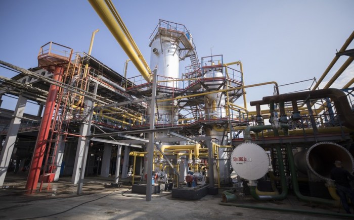 Socar gunvor bin butti bid refiner italiana petroli sources say