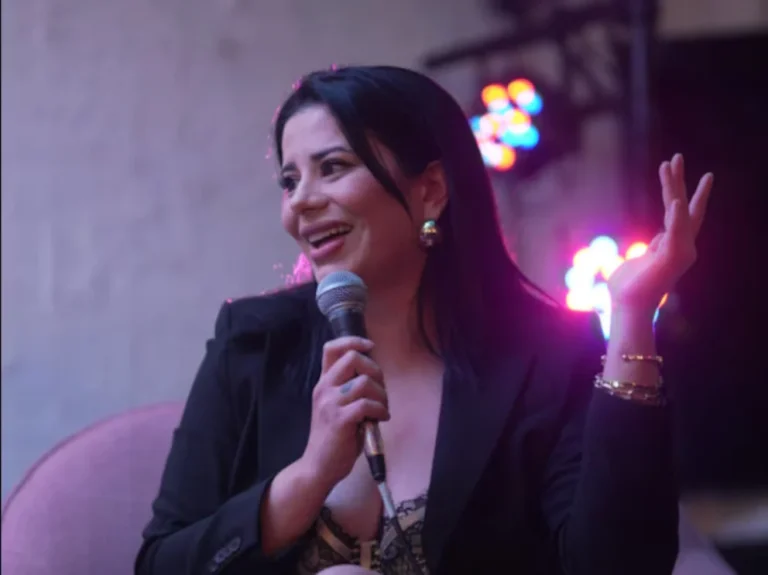 Former Adult Film Actress Deyci Alejandra Omaña Ortiz, Known as Amaranta Hank, Sworn In as Colombian Senator Amidst Public and Political Scrutiny