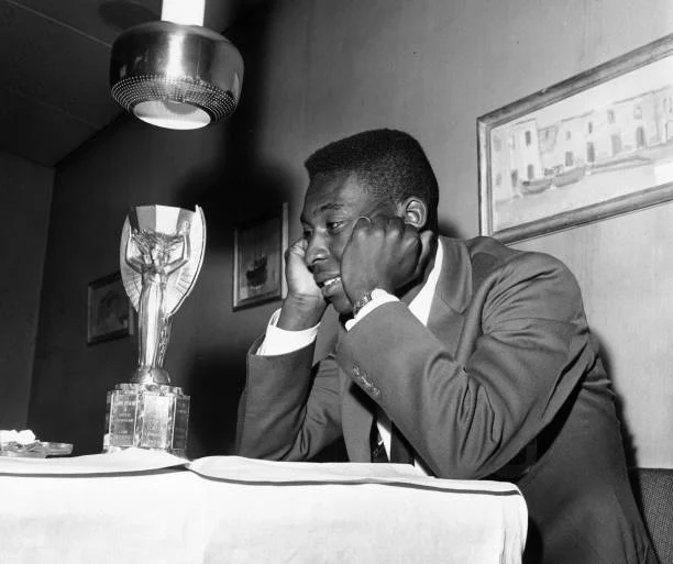 Pelé’s 1958 World Cup Final Shirt Sells for Astonishing $4.9 Million at Sotheby’s Auction